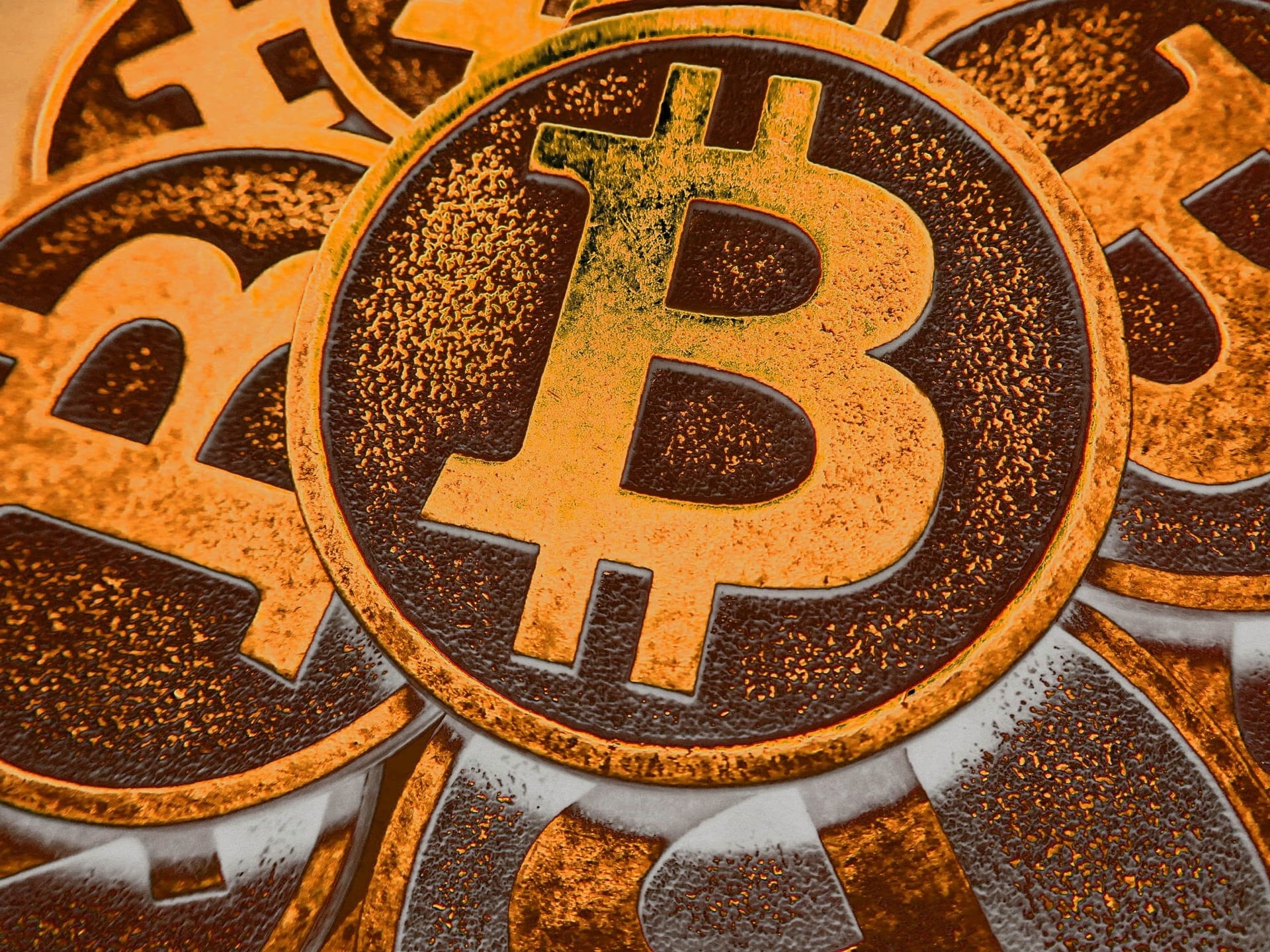 Bitcoin Starts the Year With a Crash, and People are Talking